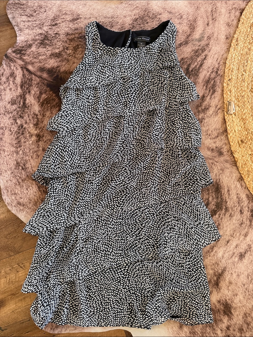 Jessica Howard Black and White Tiered Ruffle Shift Dress